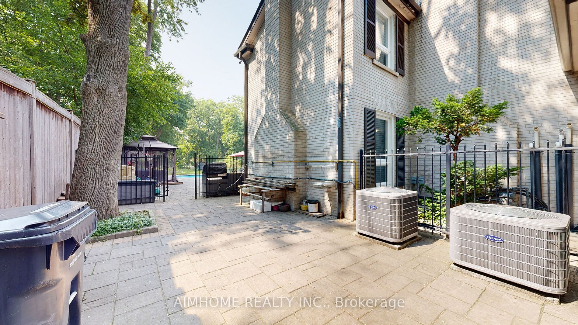 4 Valleyanna Dr