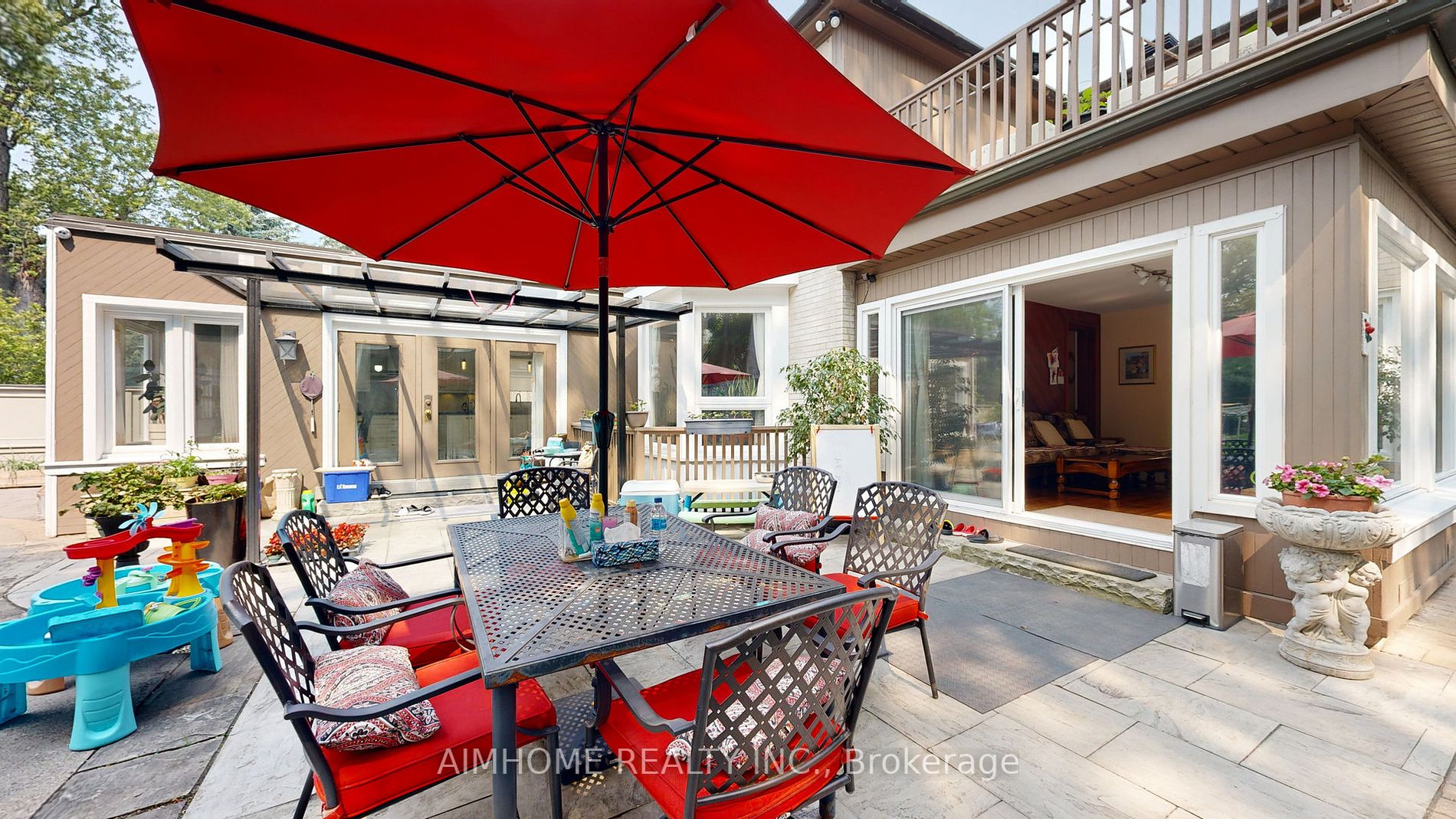 4 Valleyanna Dr