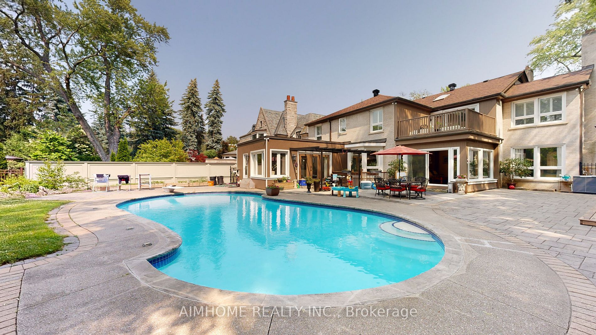4 Valleyanna Dr