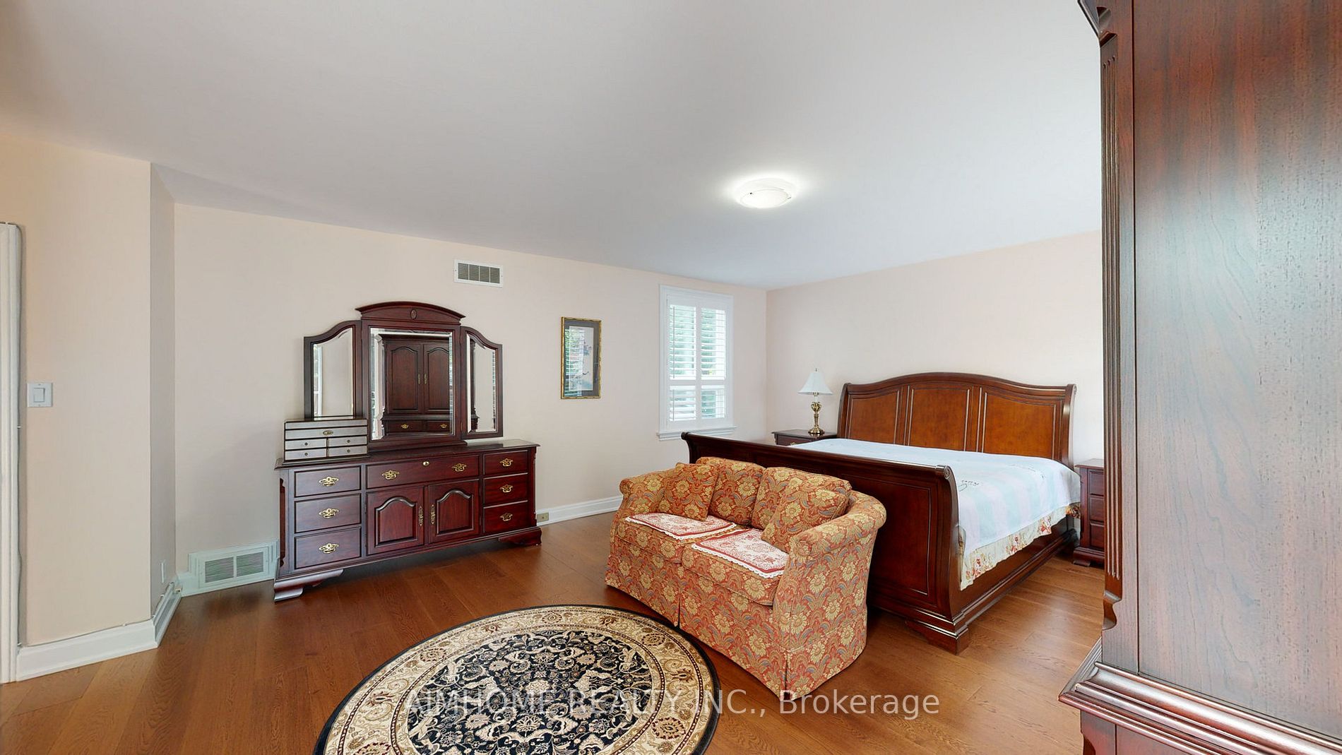 4 Valleyanna Dr