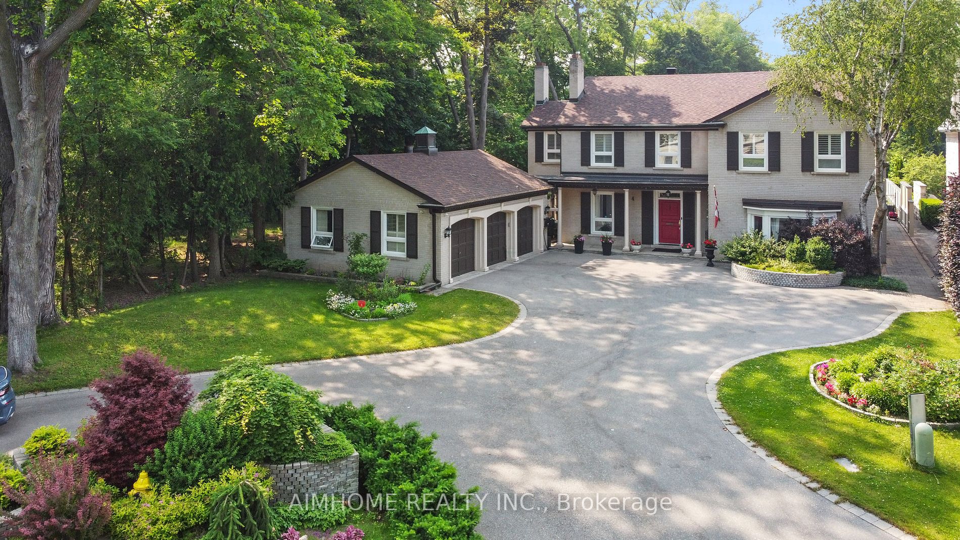 4 Valleyanna Dr