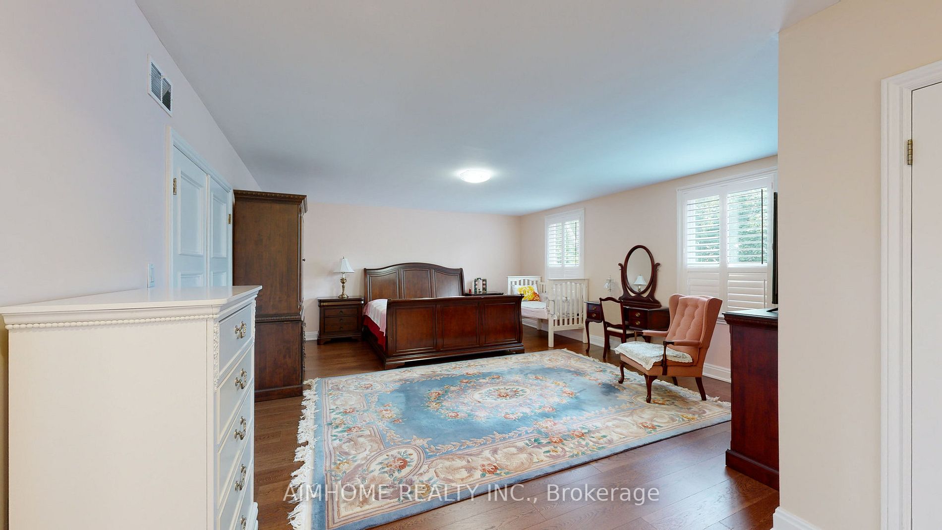 4 Valleyanna Dr