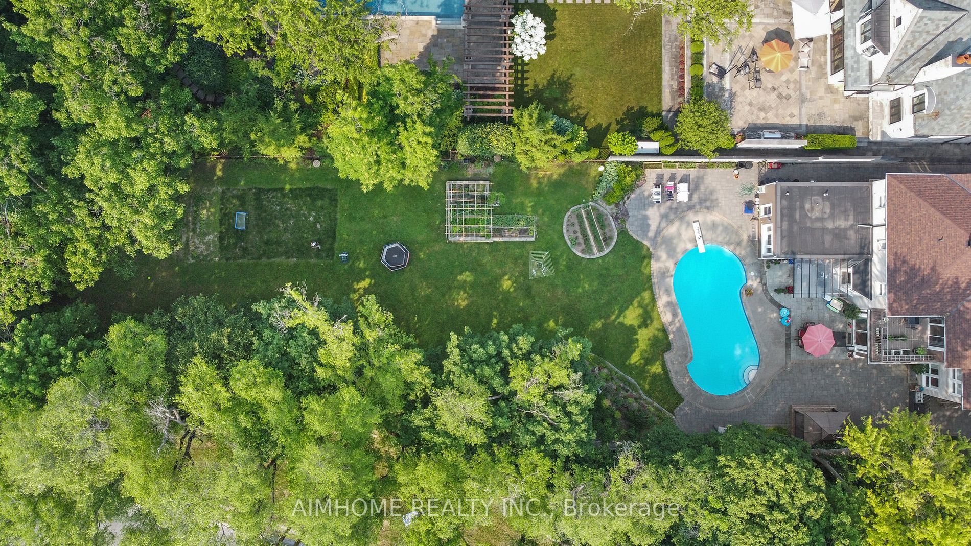 4 Valleyanna Dr
