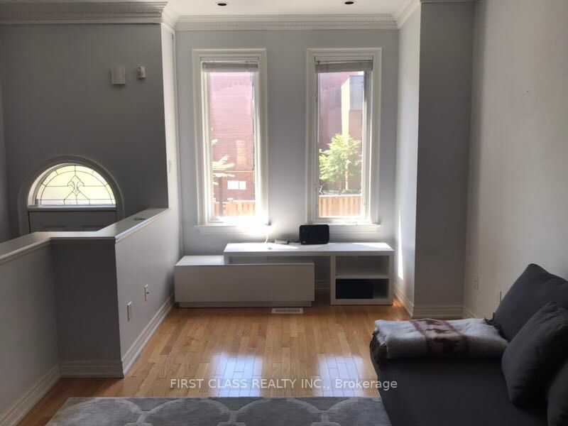32D Oxford Street