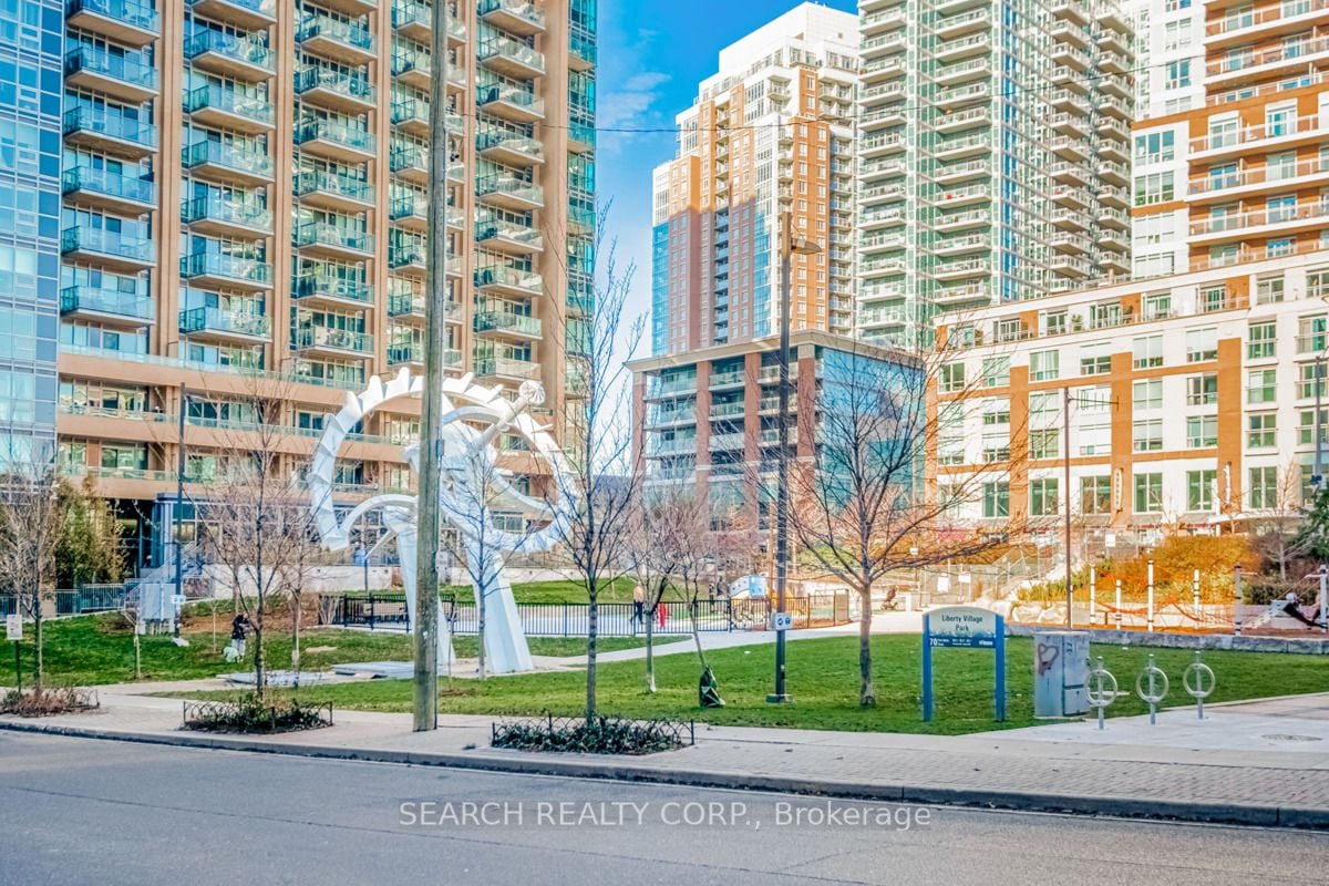75 East Liberty St, #1801