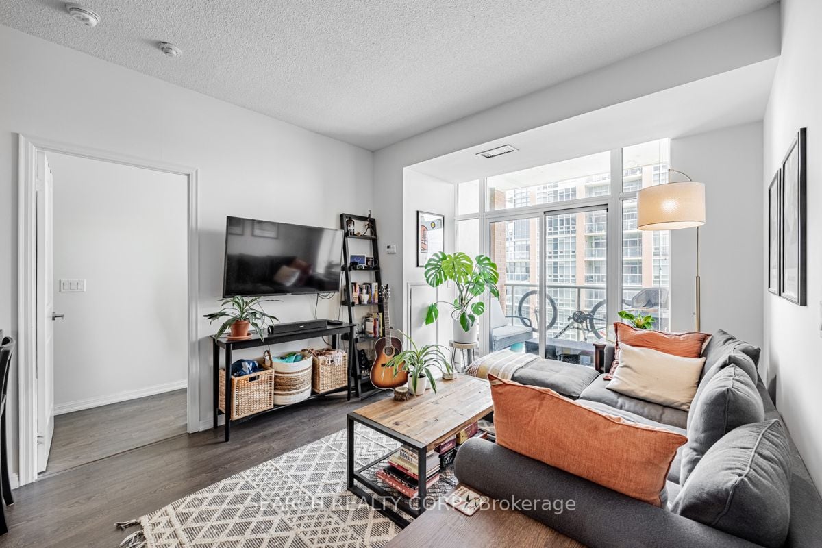 75 East Liberty St, #1801