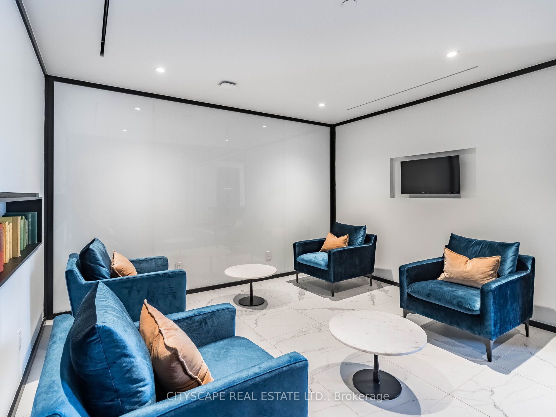 20 Edward St N, #1302
