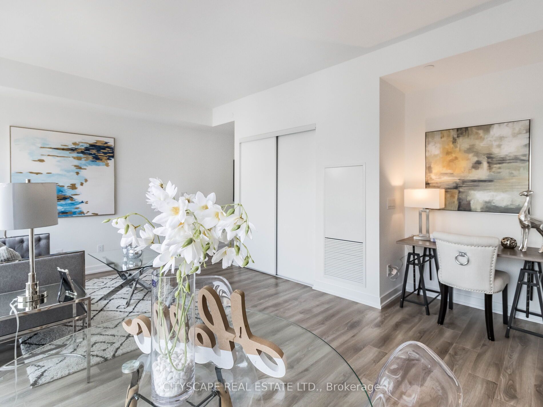 20 Edward St N, #1302