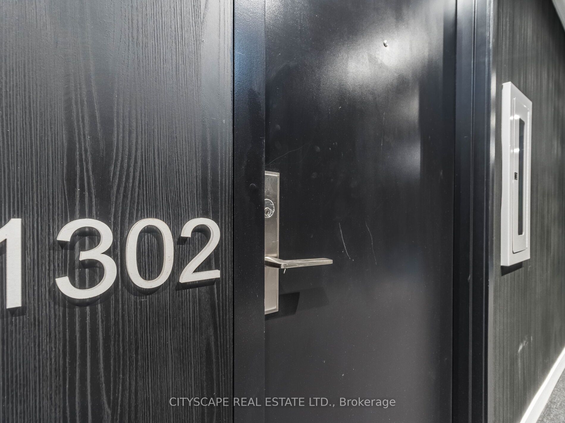 20 Edward St N, #1302