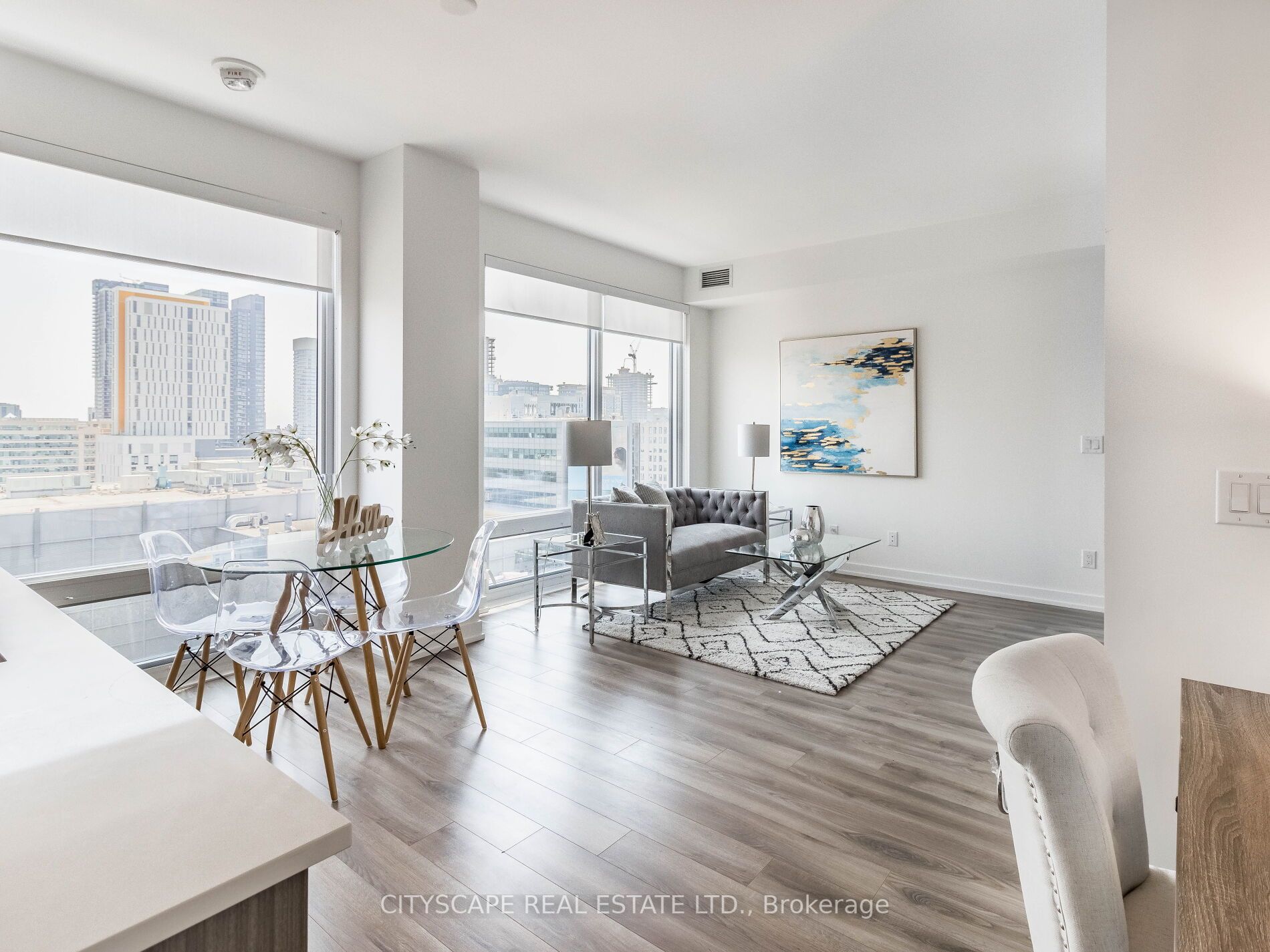 20 Edward St N, #1302