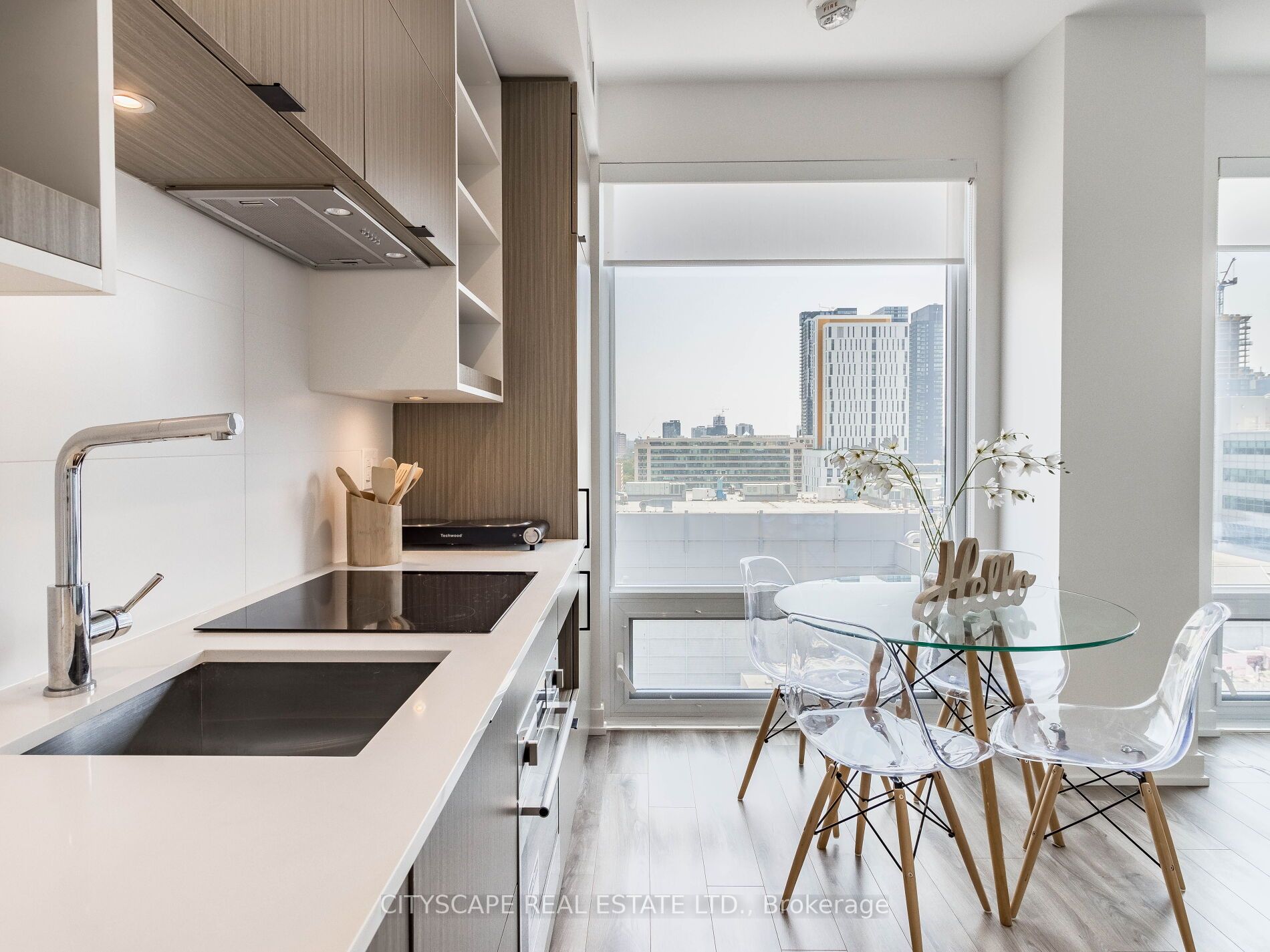 20 Edward St N, #1302