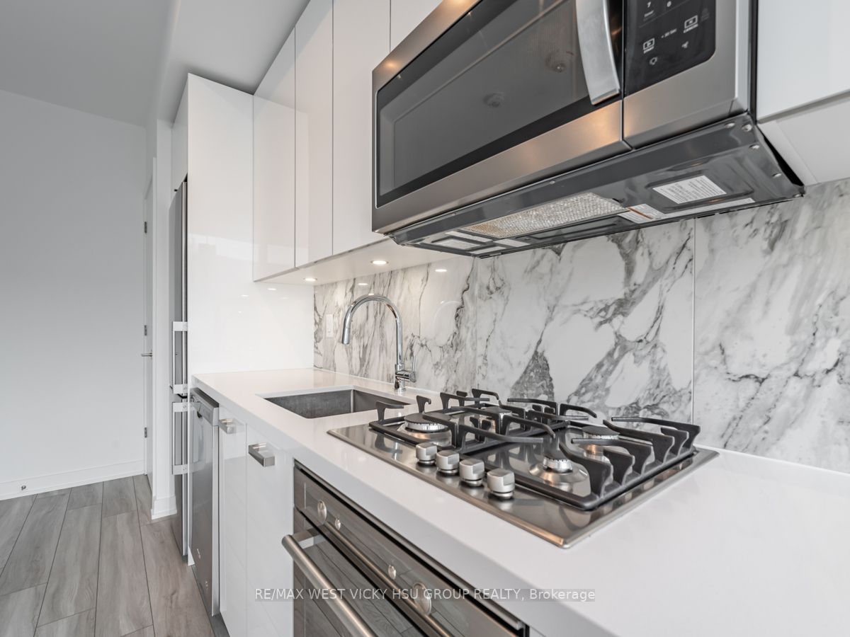 458 Richmond St W, #806