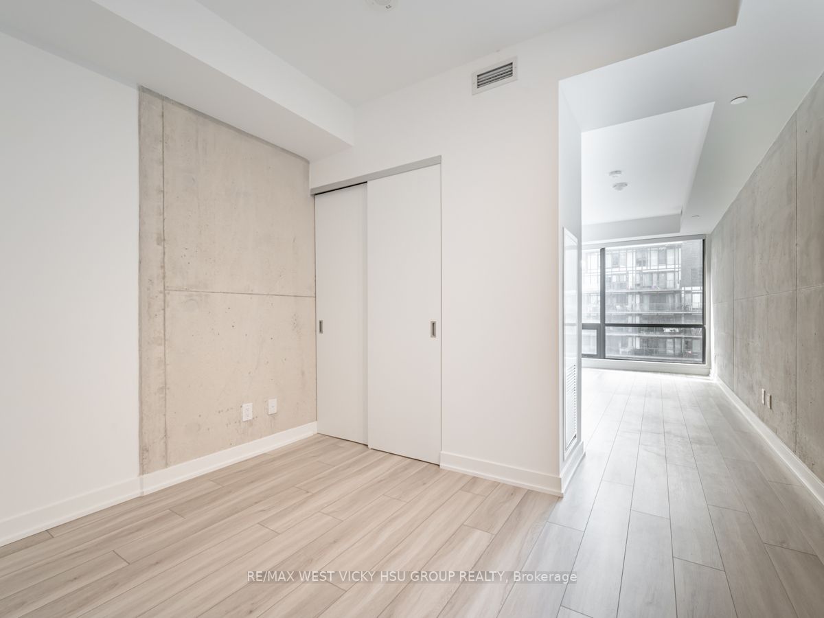 458 Richmond St W, #806