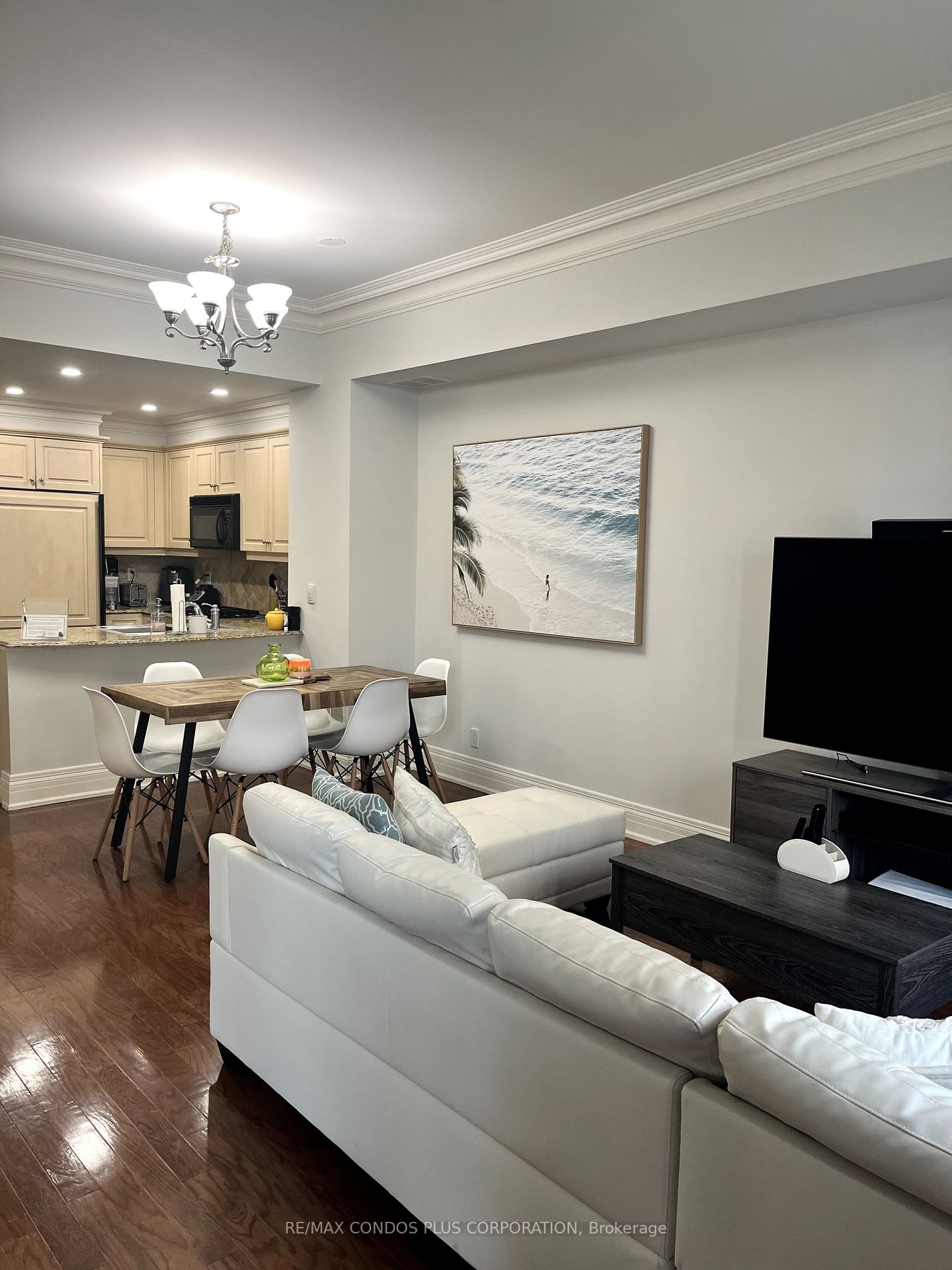 33 Delisle Ave, #904