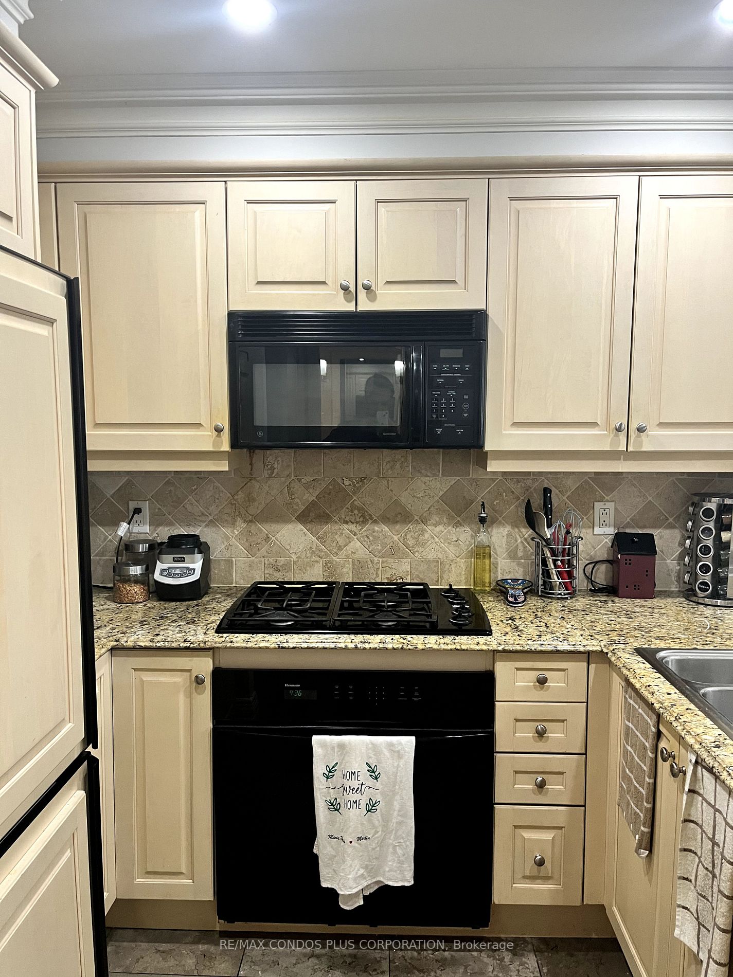 33 Delisle Ave, #904