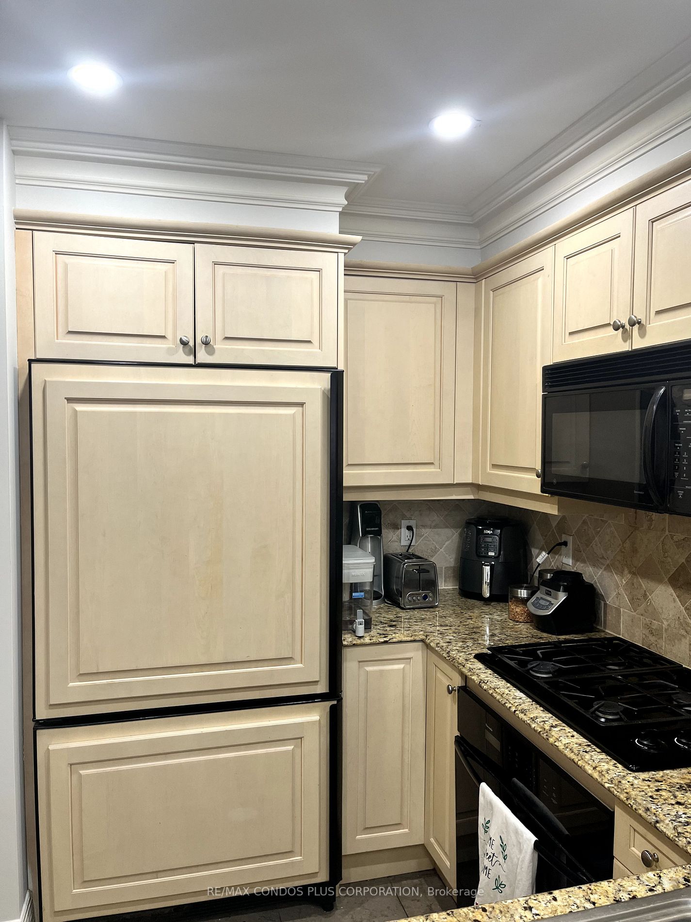 33 Delisle Ave, #904