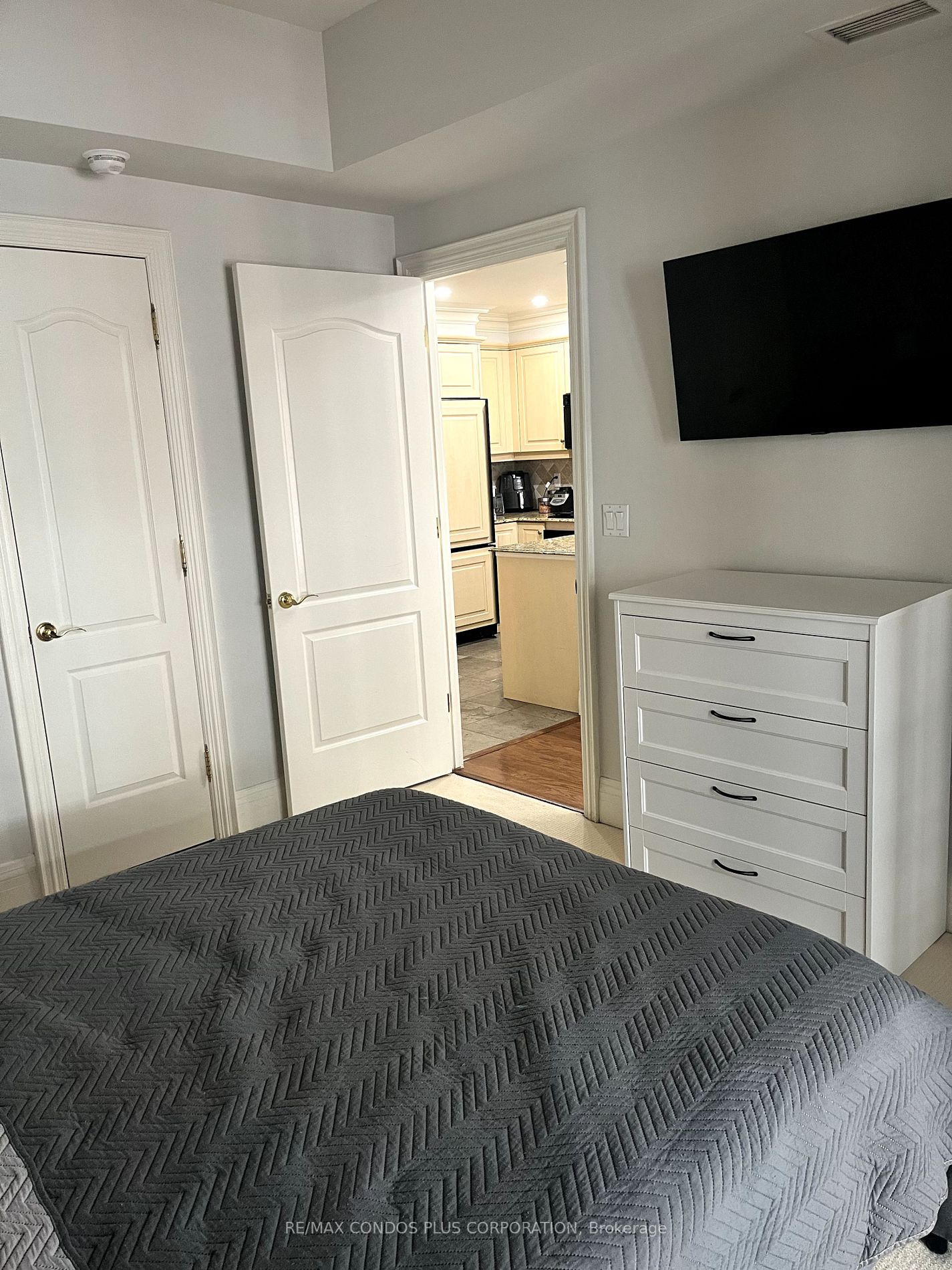 33 Delisle Ave, #904