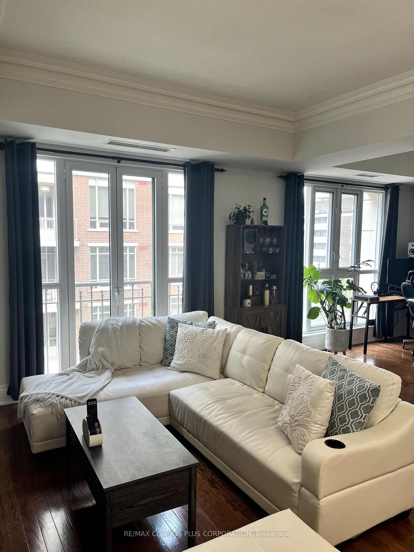 33 Delisle Ave, #904
