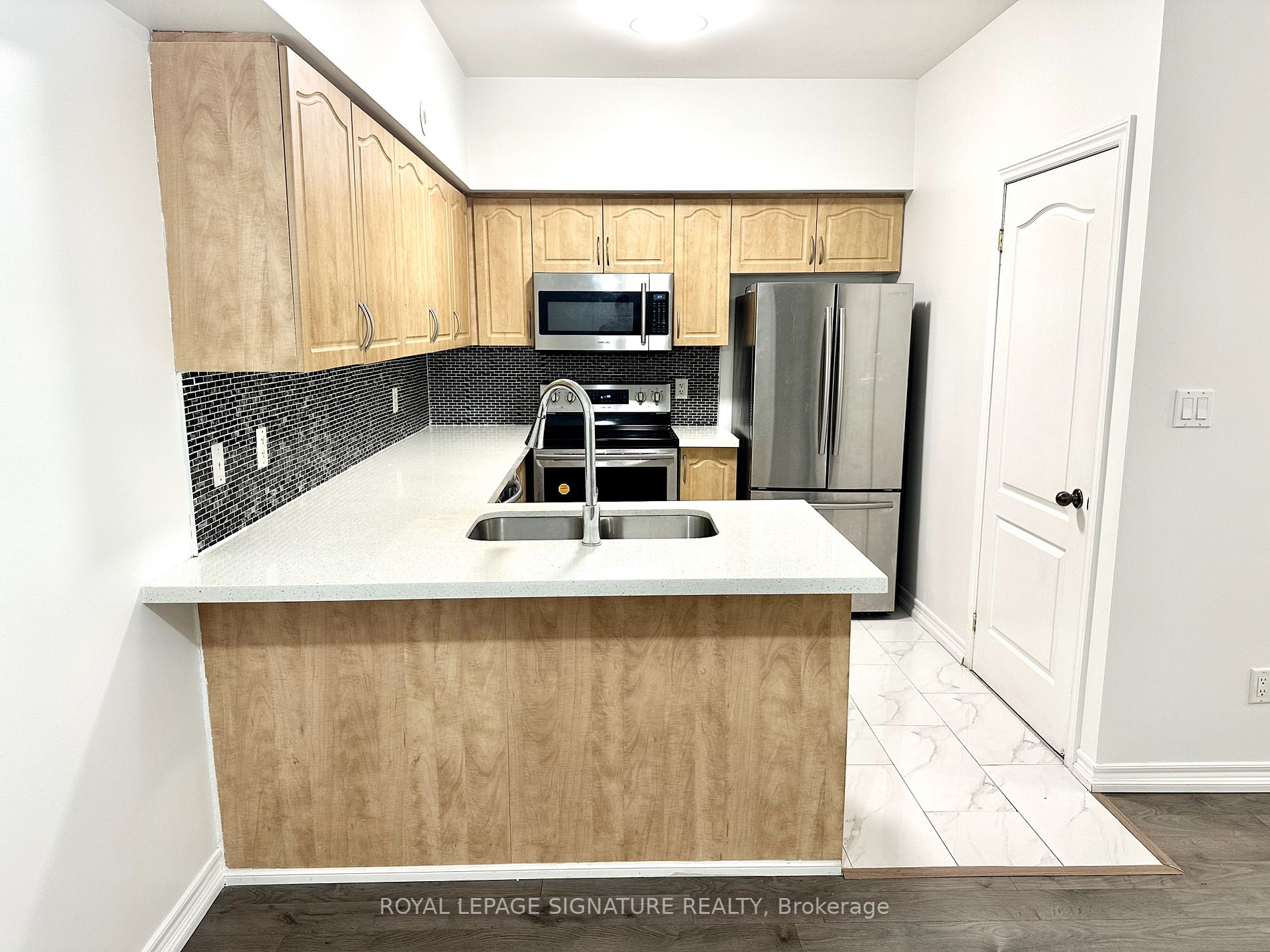 1496 Victoria Park Ave, #119