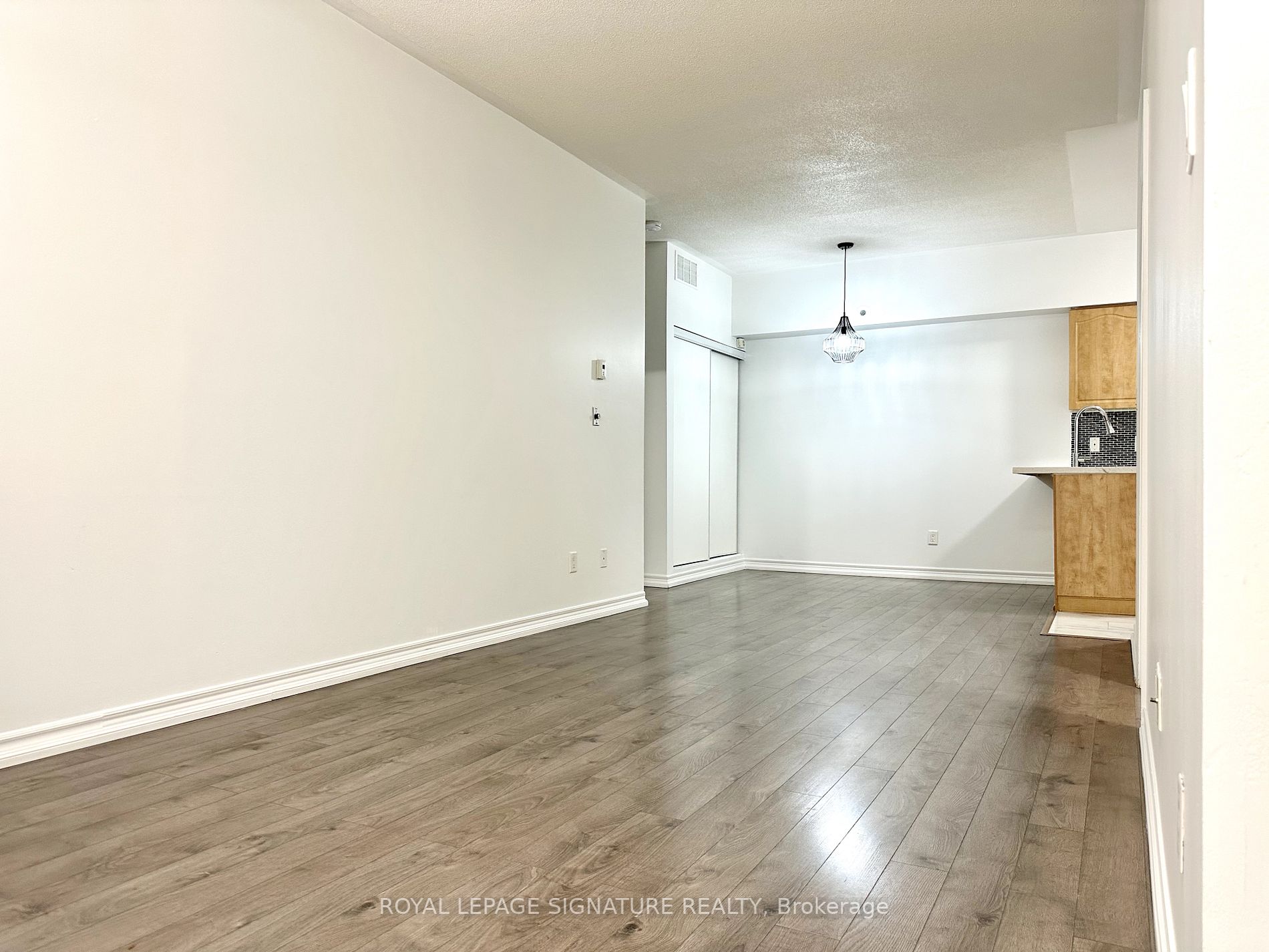 1496 Victoria Park Ave, #119