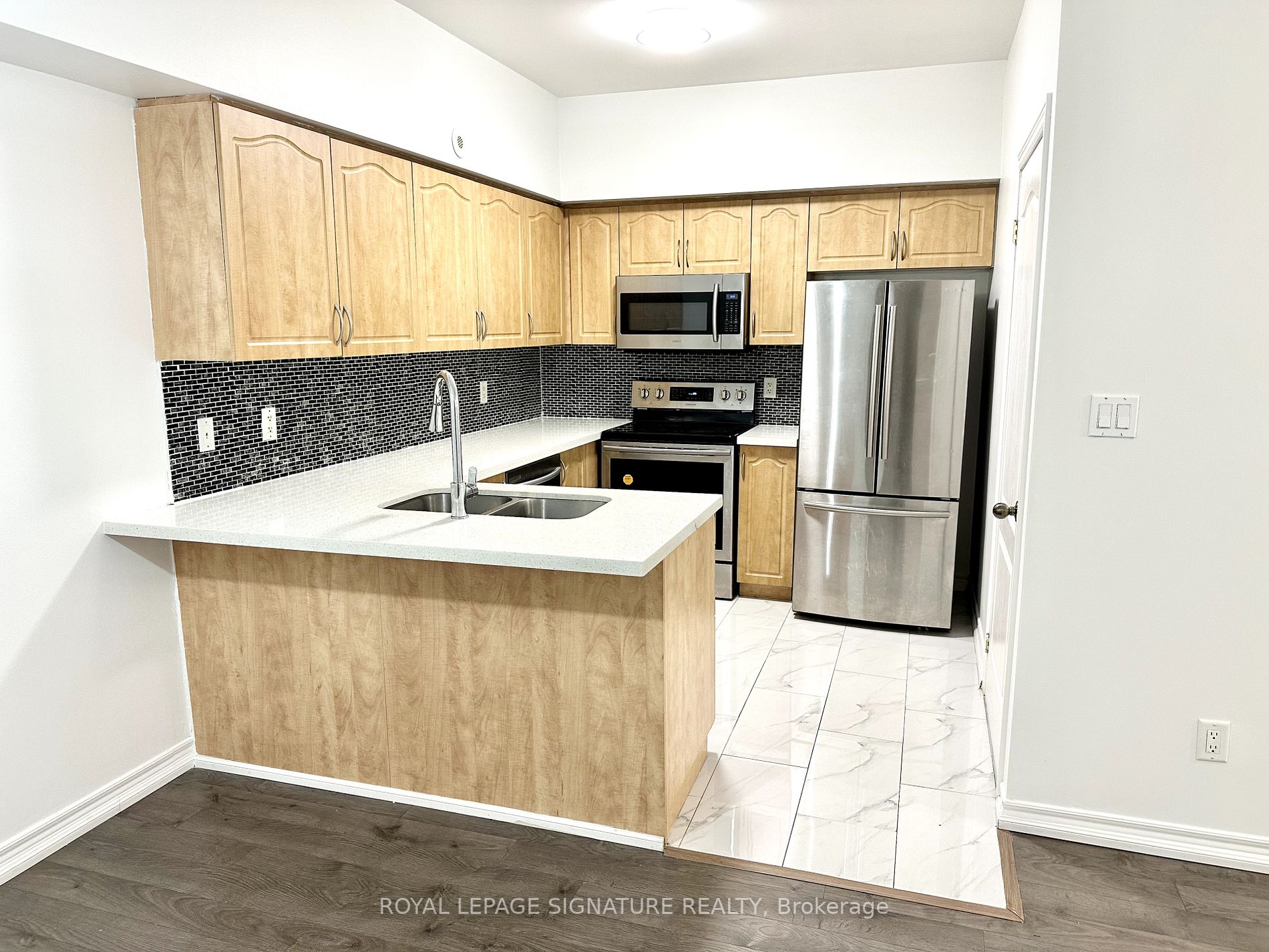 1496 Victoria Park Ave, #119