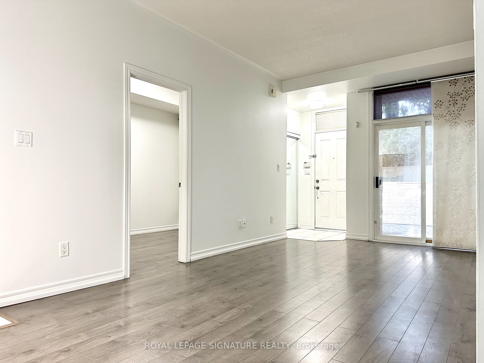 1496 Victoria Park Ave, #119