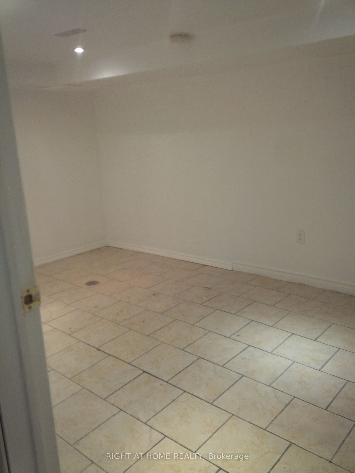 210 Mccaul Street #B