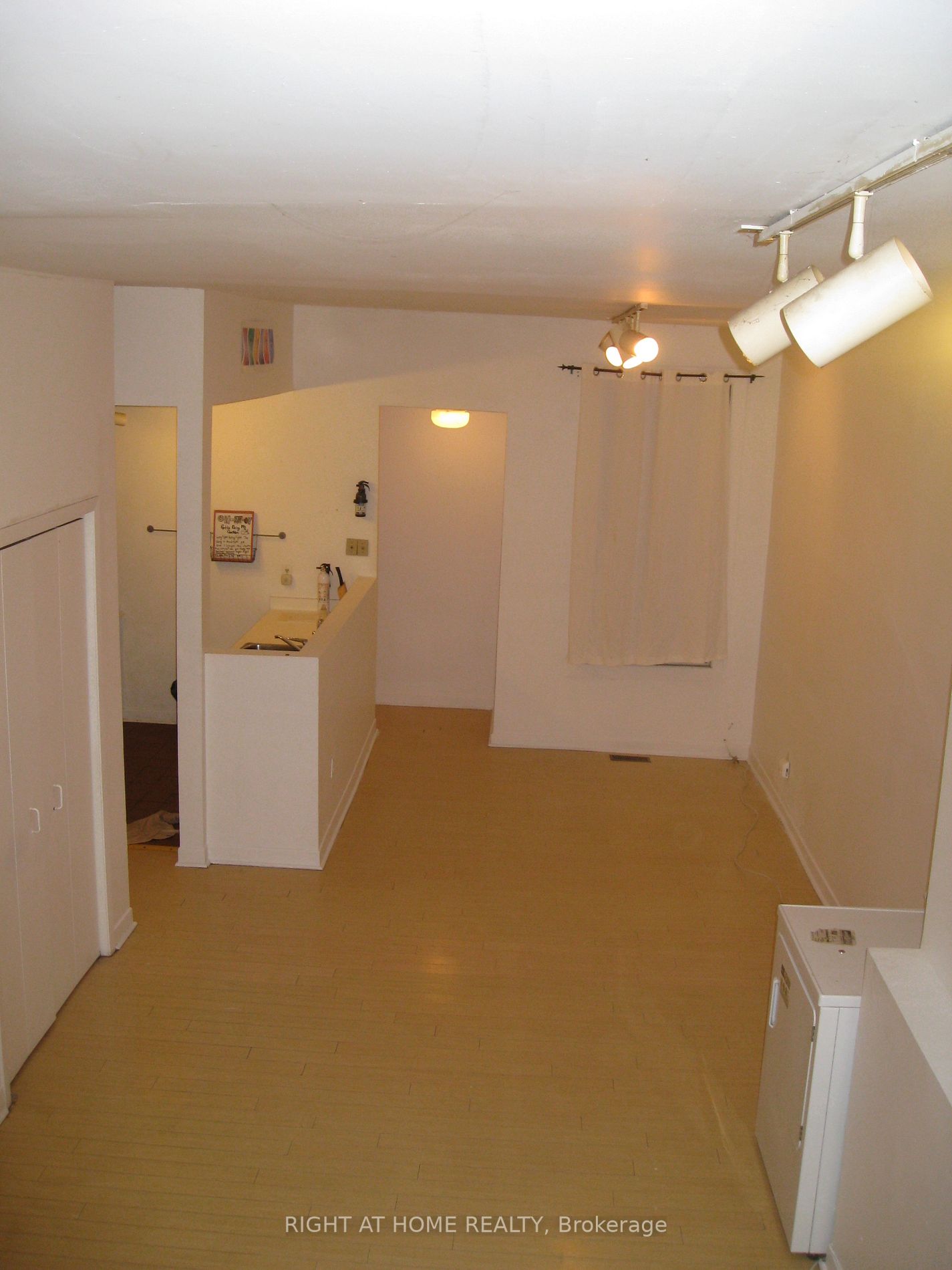 210 Mccaul Street #B