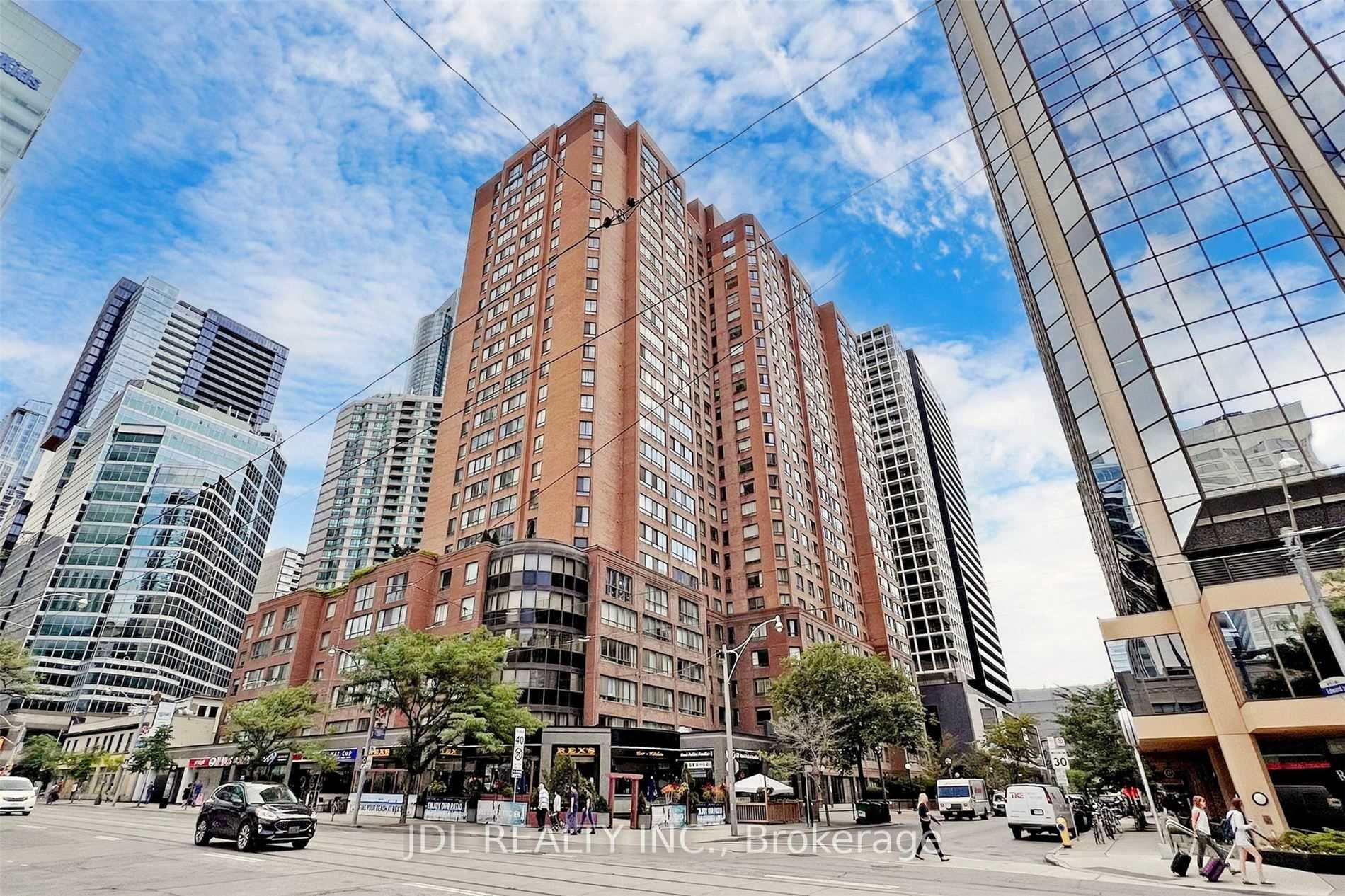 633 Bay St, #1204