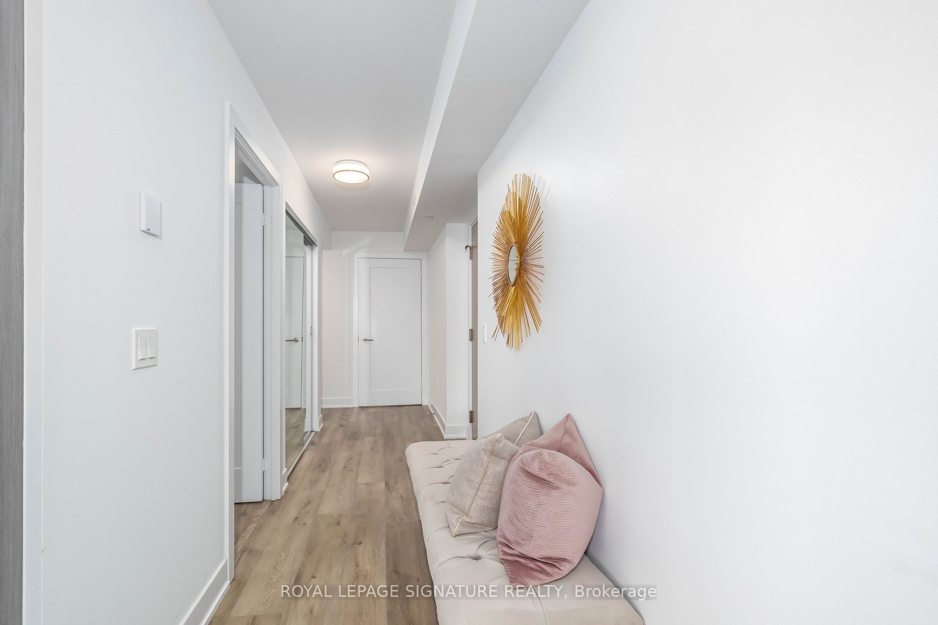 585 Bloor St E, #1322