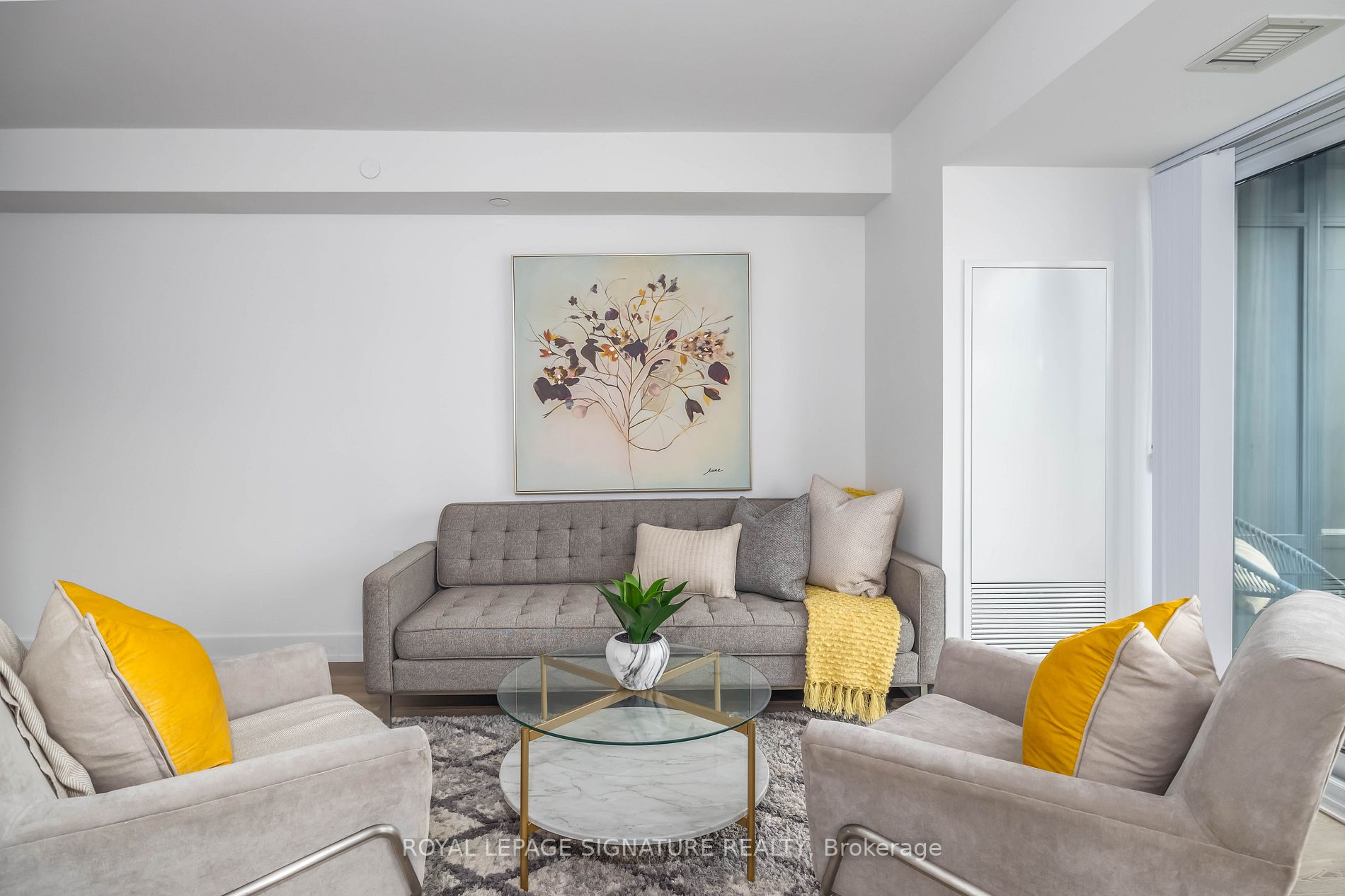 585 Bloor St E, #1322