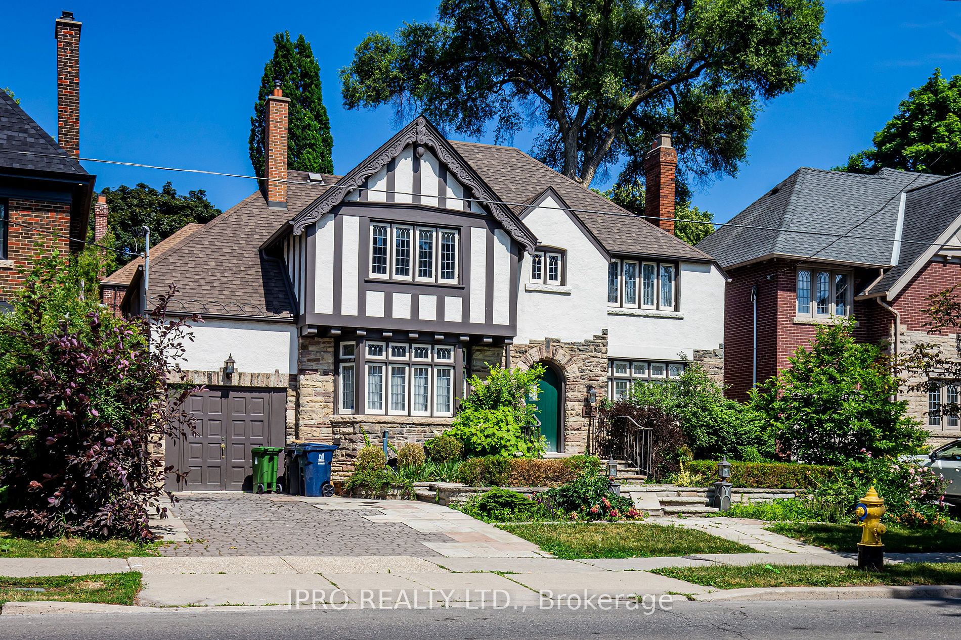 599 Spadina Rd