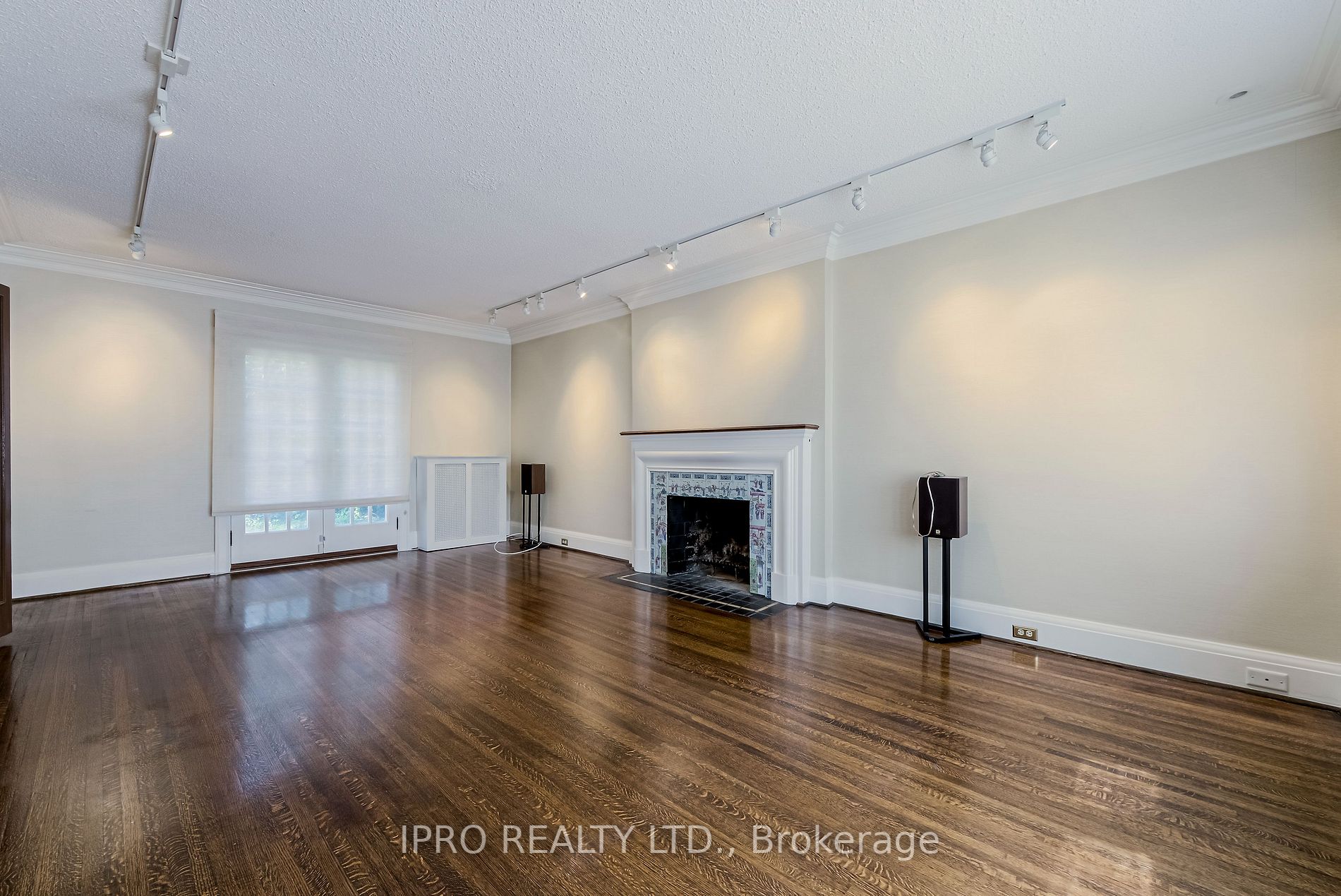599 Spadina Rd