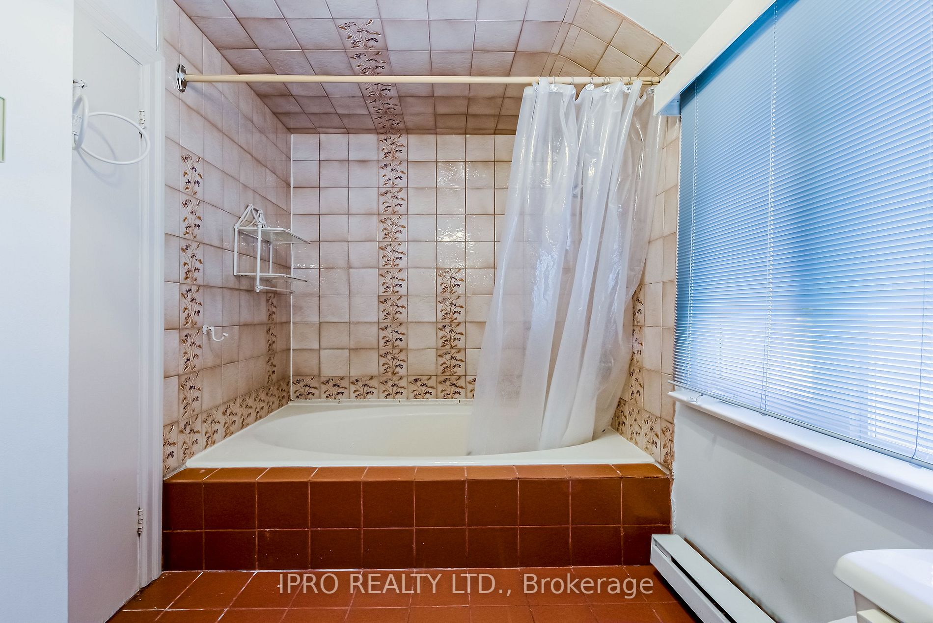 599 Spadina Rd