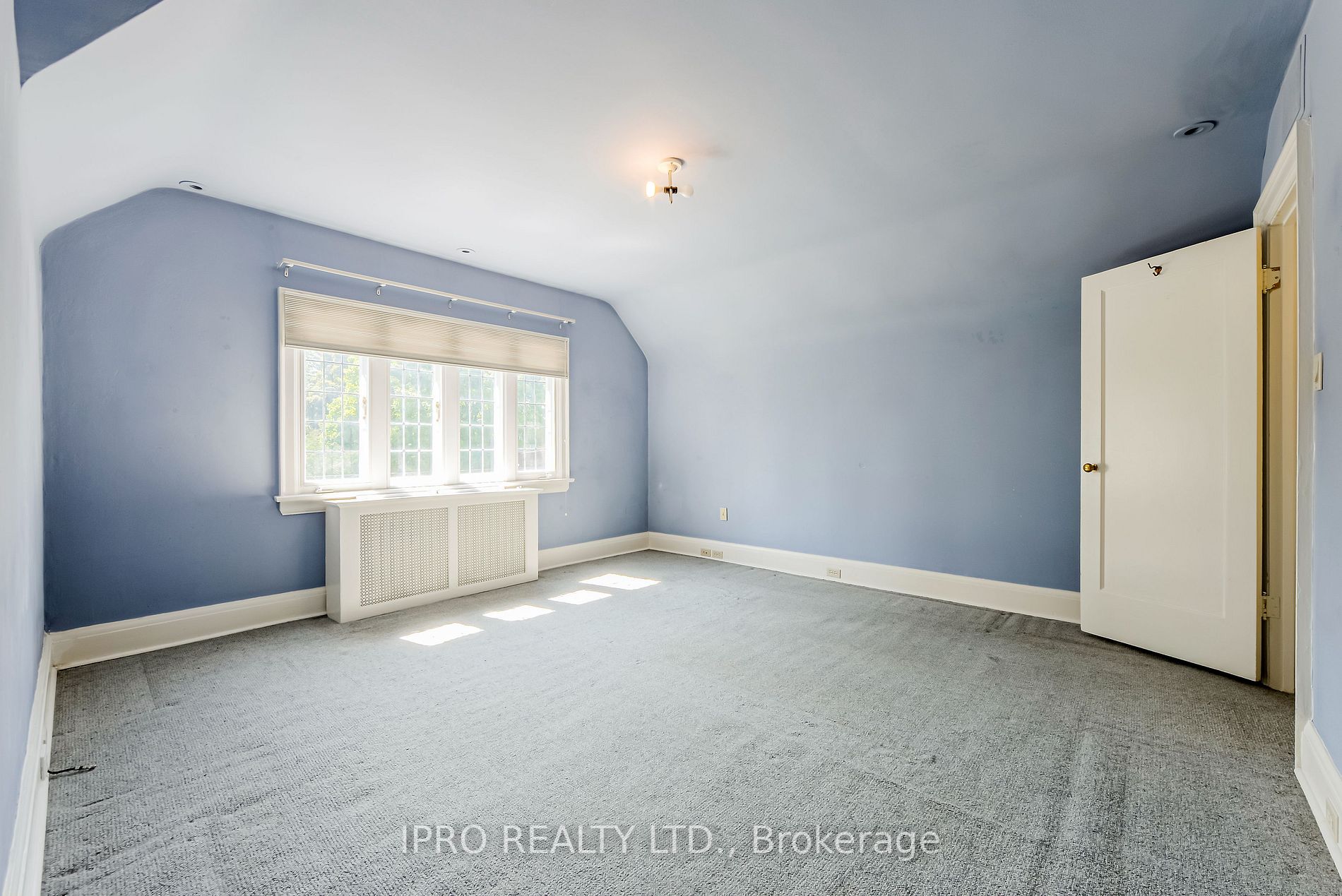 599 Spadina Rd