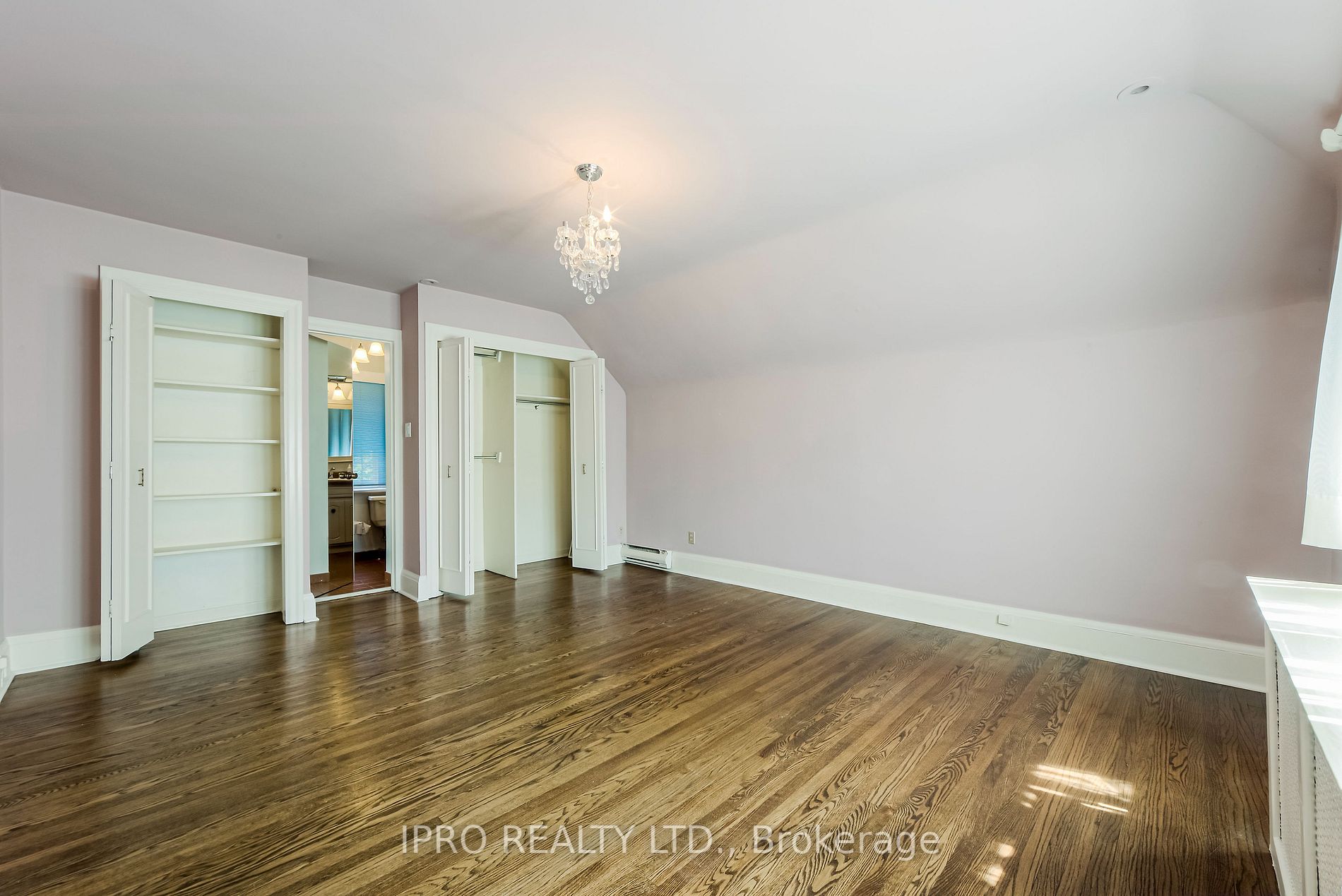 599 Spadina Rd