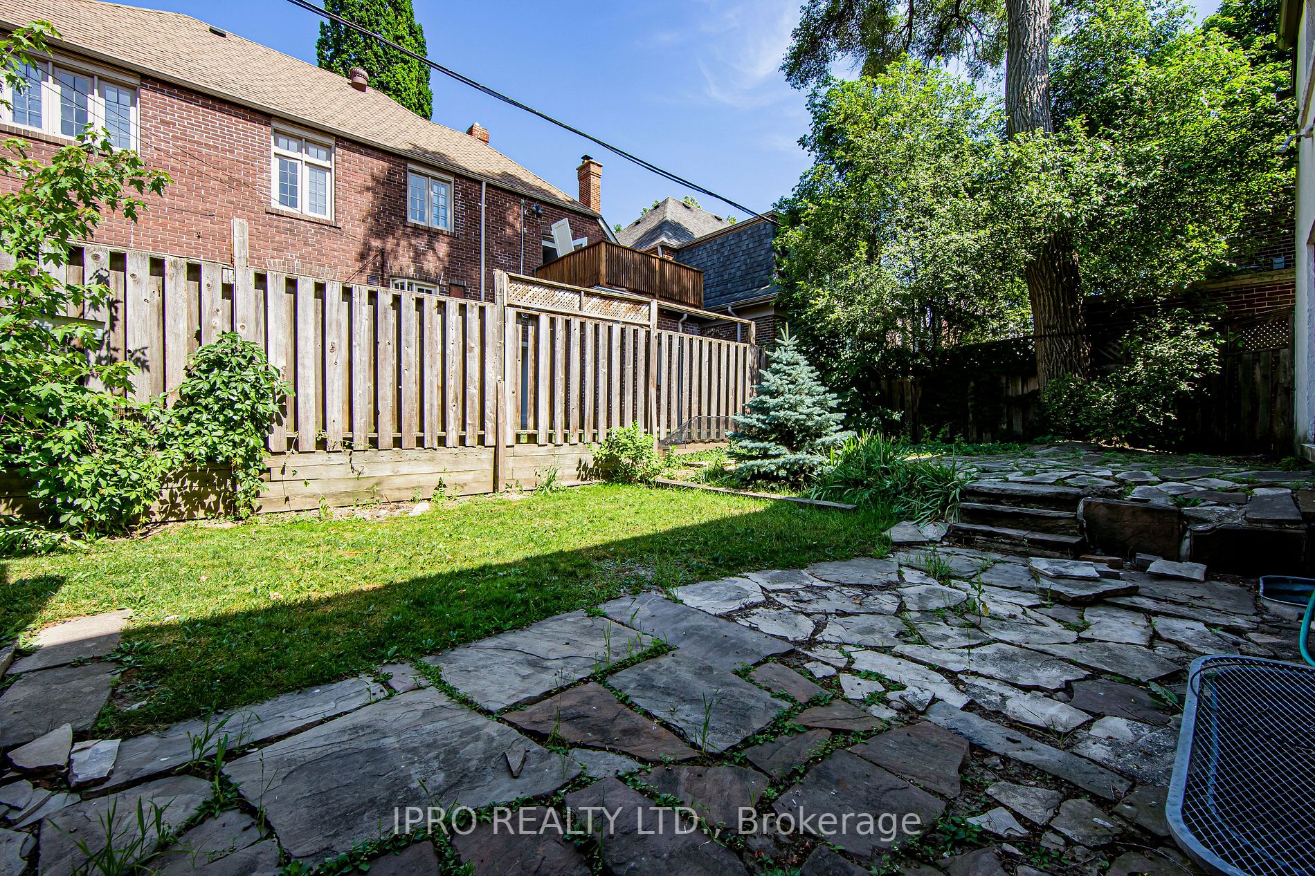 599 Spadina Rd