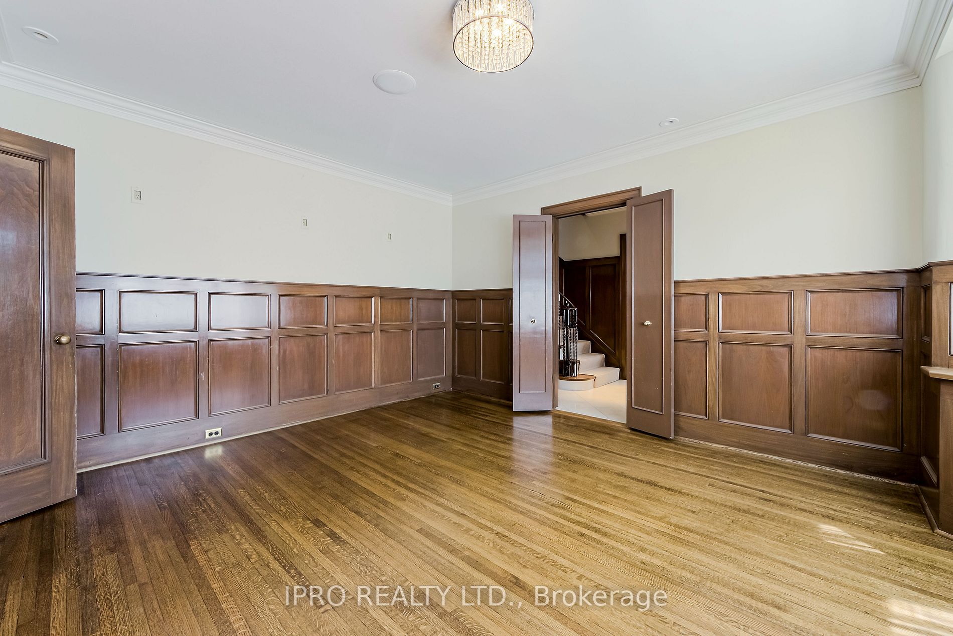 599 Spadina Rd