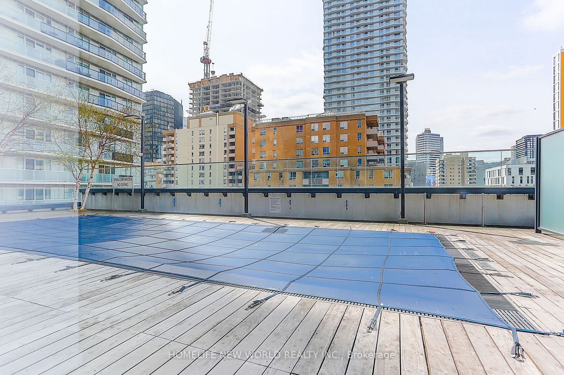 159 Dundas St E, #607