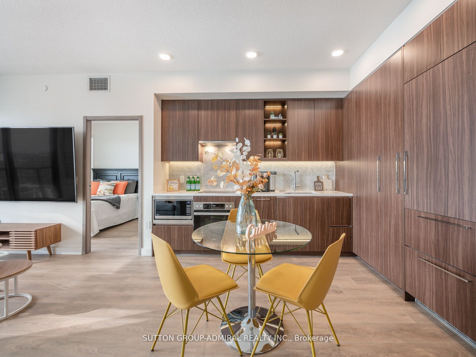 85 Mcmahon Drive, #3509
