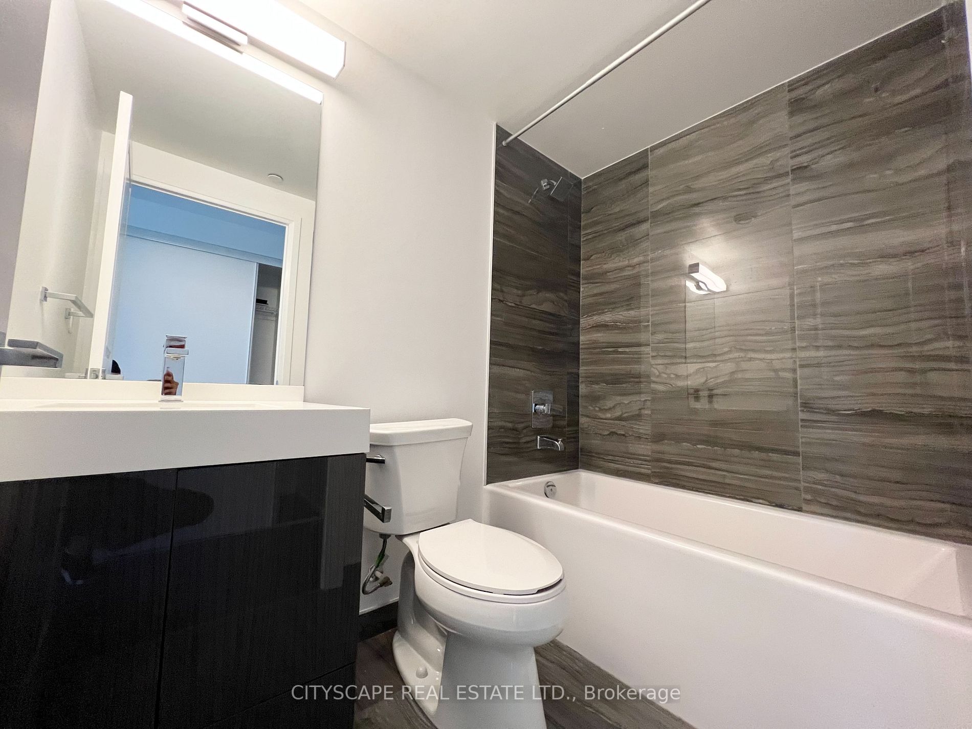 251 Jarvis St, #728