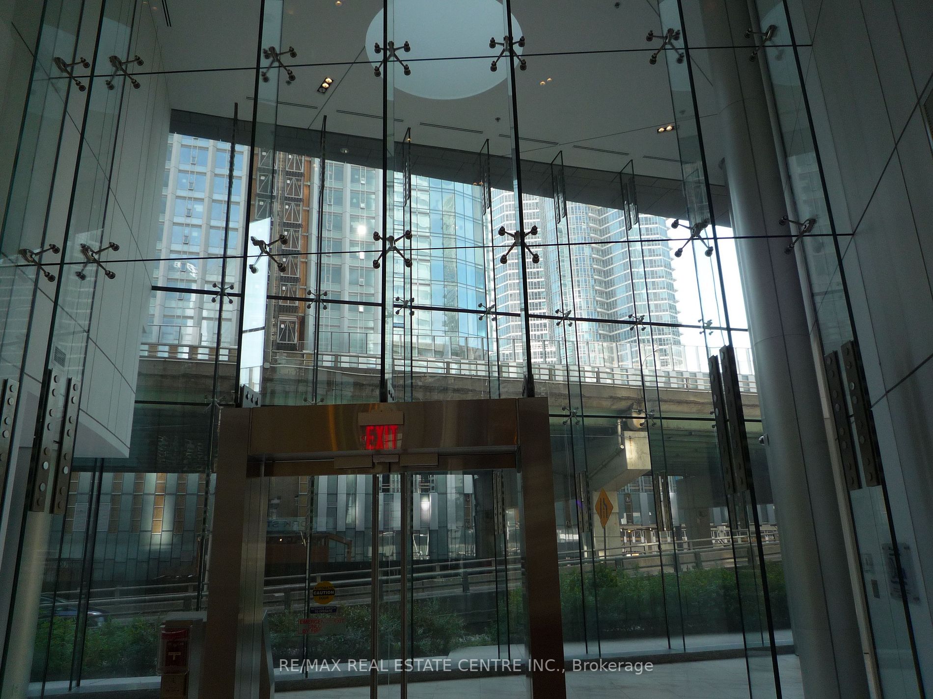 12 York St, #302