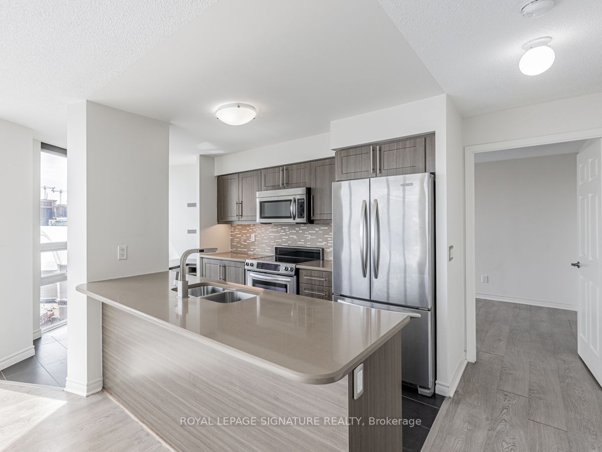 19 Grand Trunk Cres, #Ph11