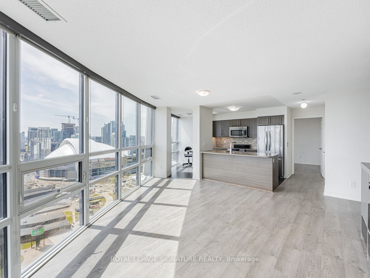 19 Grand Trunk Cres, #Ph11