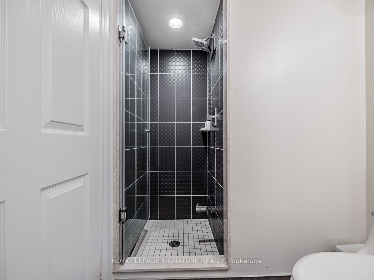 19 Grand Trunk Cres, #Ph11