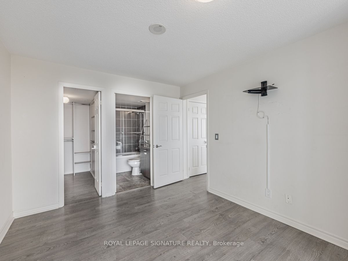 19 Grand Trunk Cres, #Ph11