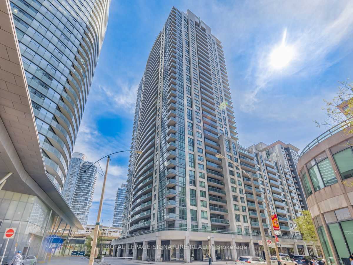 19 Grand Trunk Cres, #Ph11