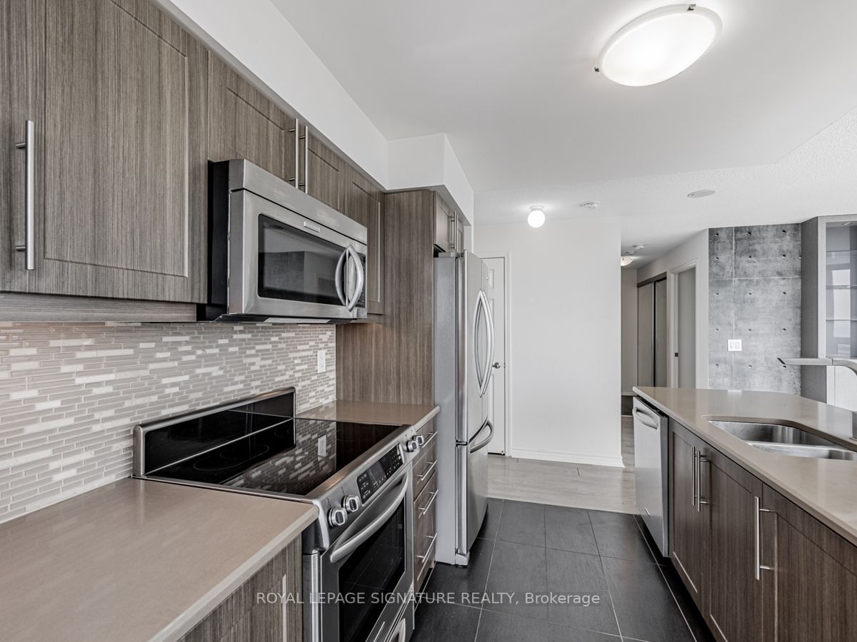 19 Grand Trunk Cres, #Ph11