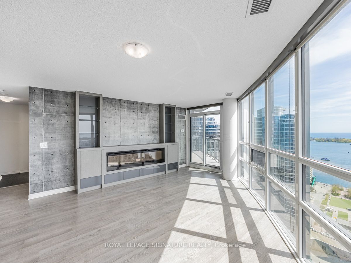 19 Grand Trunk Cres, #Ph11