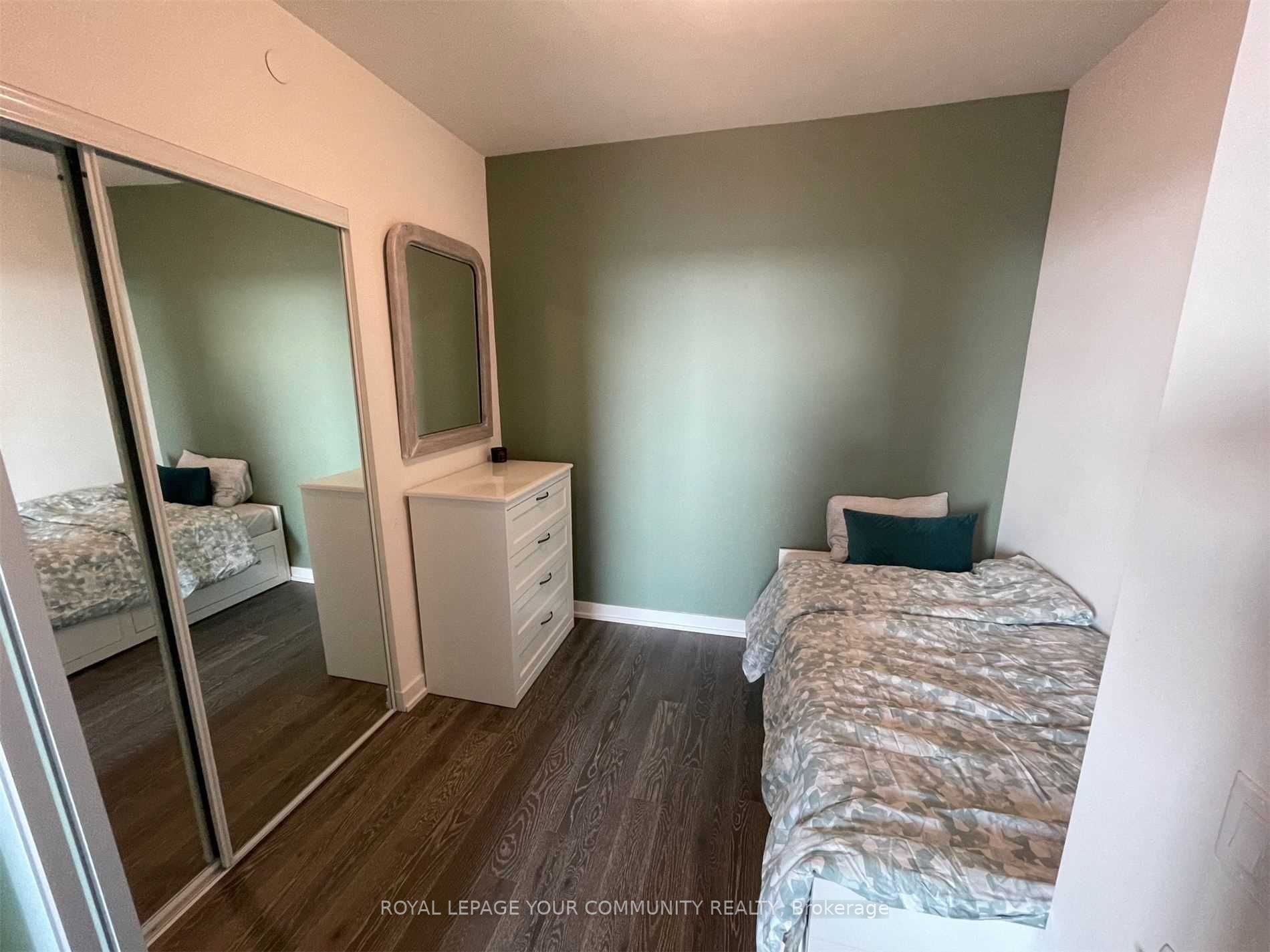 1 Yorkville Ave, #4005